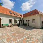 Monbuhim Four Διαμέρισμα Veszprém