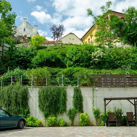 Monbuhim Four * Veszprem