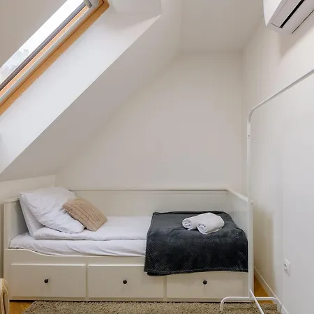 Apartman Monbuhim Four *